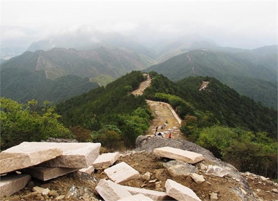 汽車?yán)葟S登高