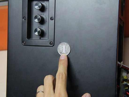 拆機揭秘! 編輯帶你了解音箱發(fā)聲原理